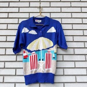 Vintage RoseBud Beach Scene Sweater Polo Knit Shirt Umbrella Chairs Coastal Top